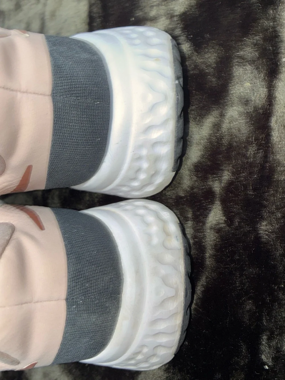 Nike Revolution 5 Womens 7 Running Shoes Pink Rose Gold BQ3207-600 Sneakers